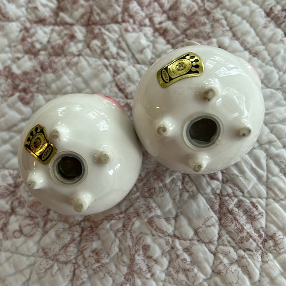 Salt and pepper shakers - Picture 2 of 4